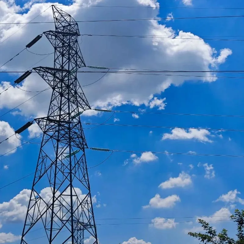 Uhlová oceľová veža prenosového vedenia 330 kV